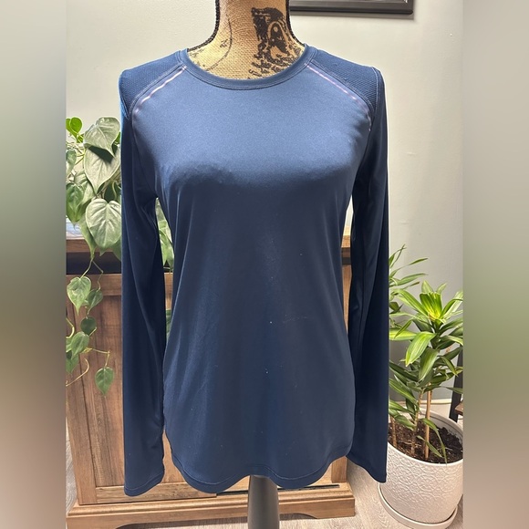 C9 by Champion Tops - Women’s Champion C9 navy blue running top with thumb holes. Size small.